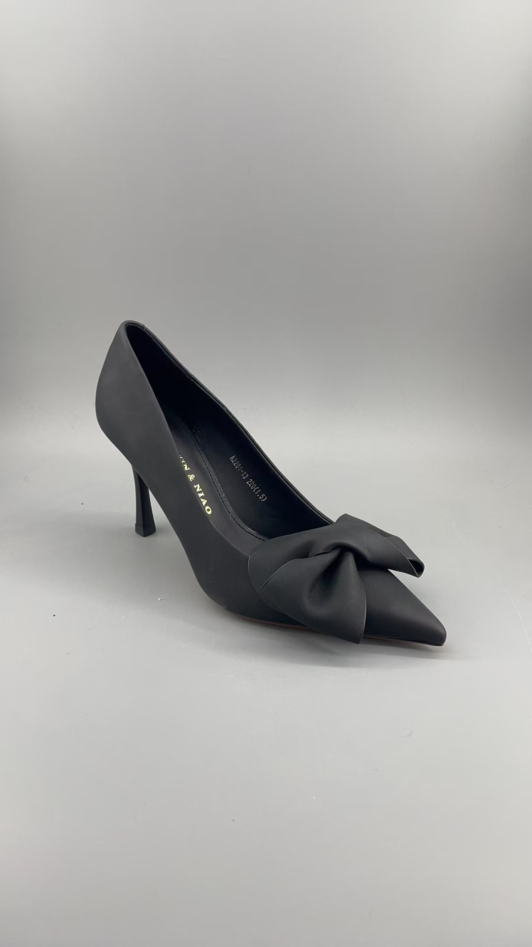 2201-13（7厘米）哑光黑色蝴蝶结细高跟鞋