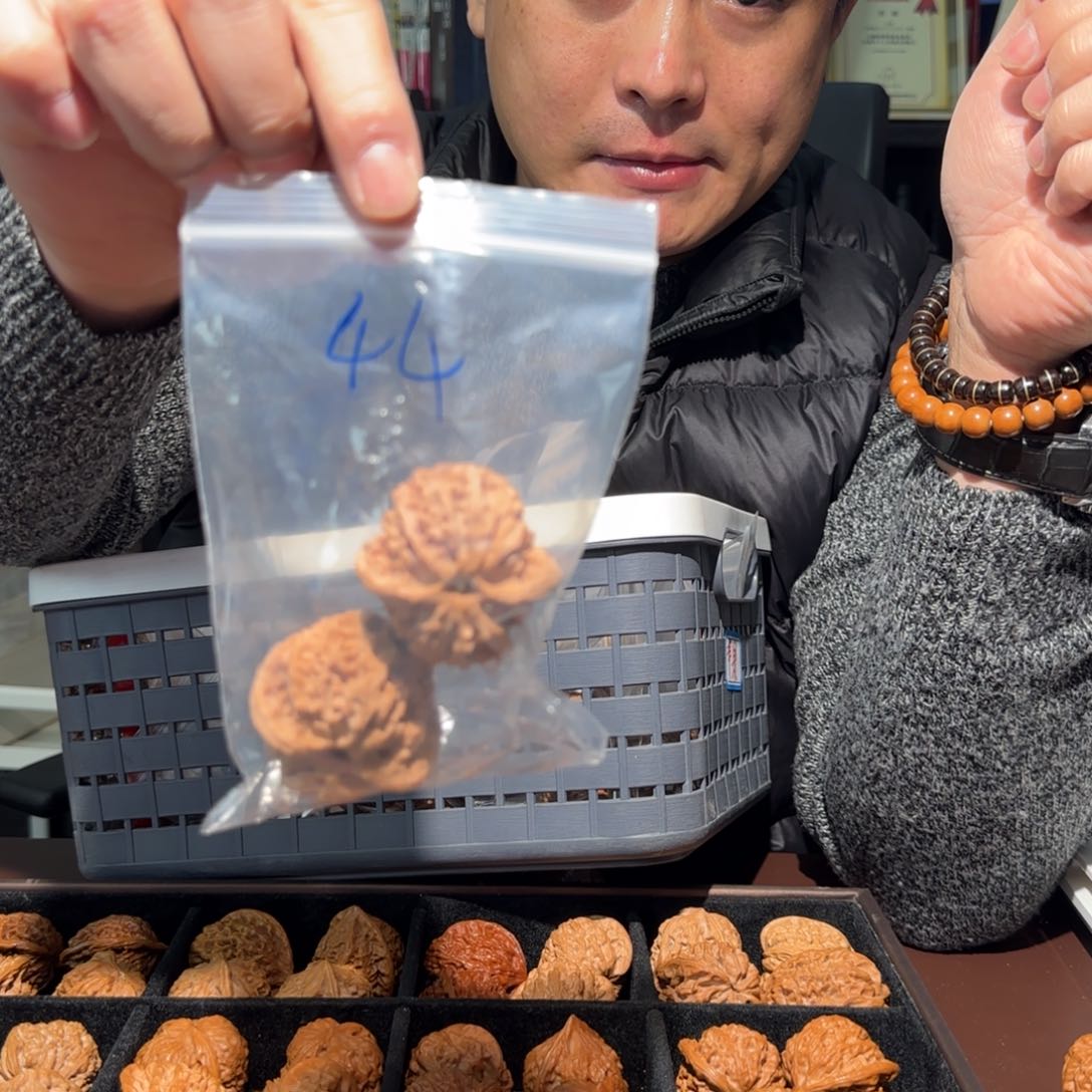 文玩核桃把件苹果园44