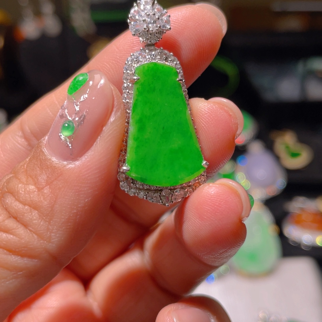 翡翠颈饰银S925镶嵌晚*。精品