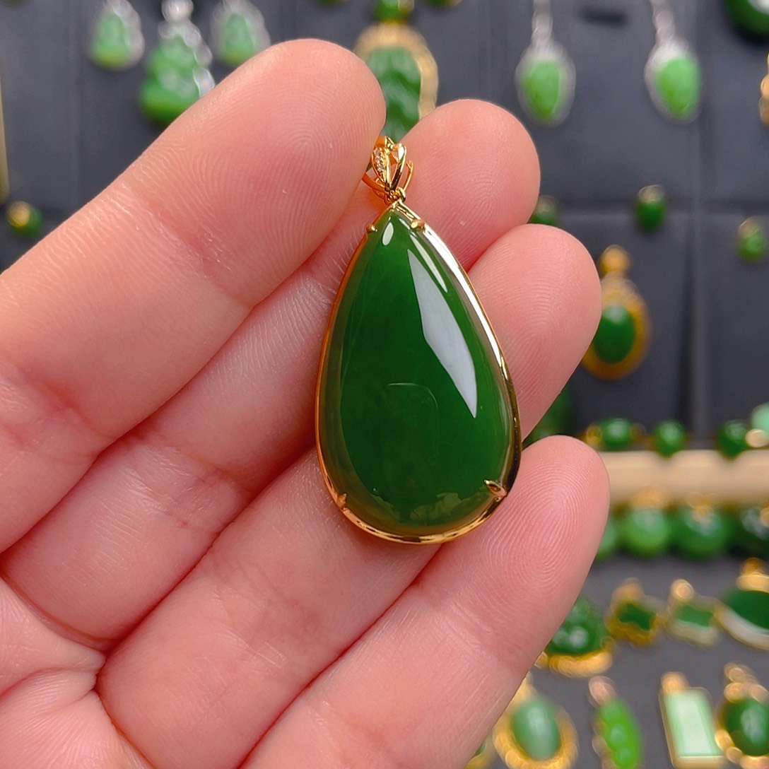 和田玉吊坠(不含链)18K金镶嵌2180