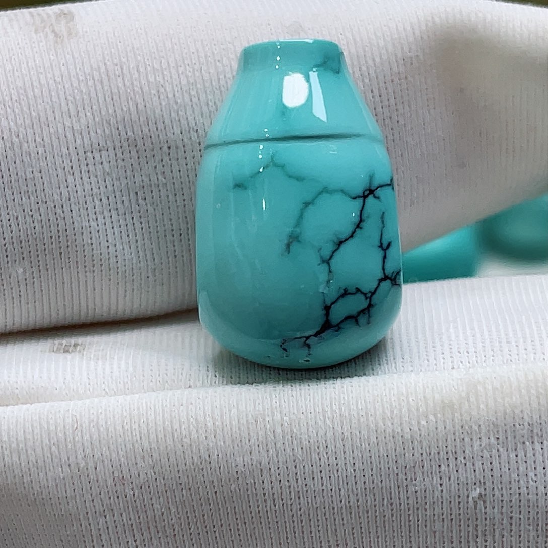 绿松石颈饰未镶嵌