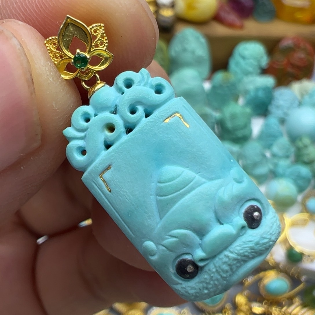 绿松石颈饰18K金镶嵌