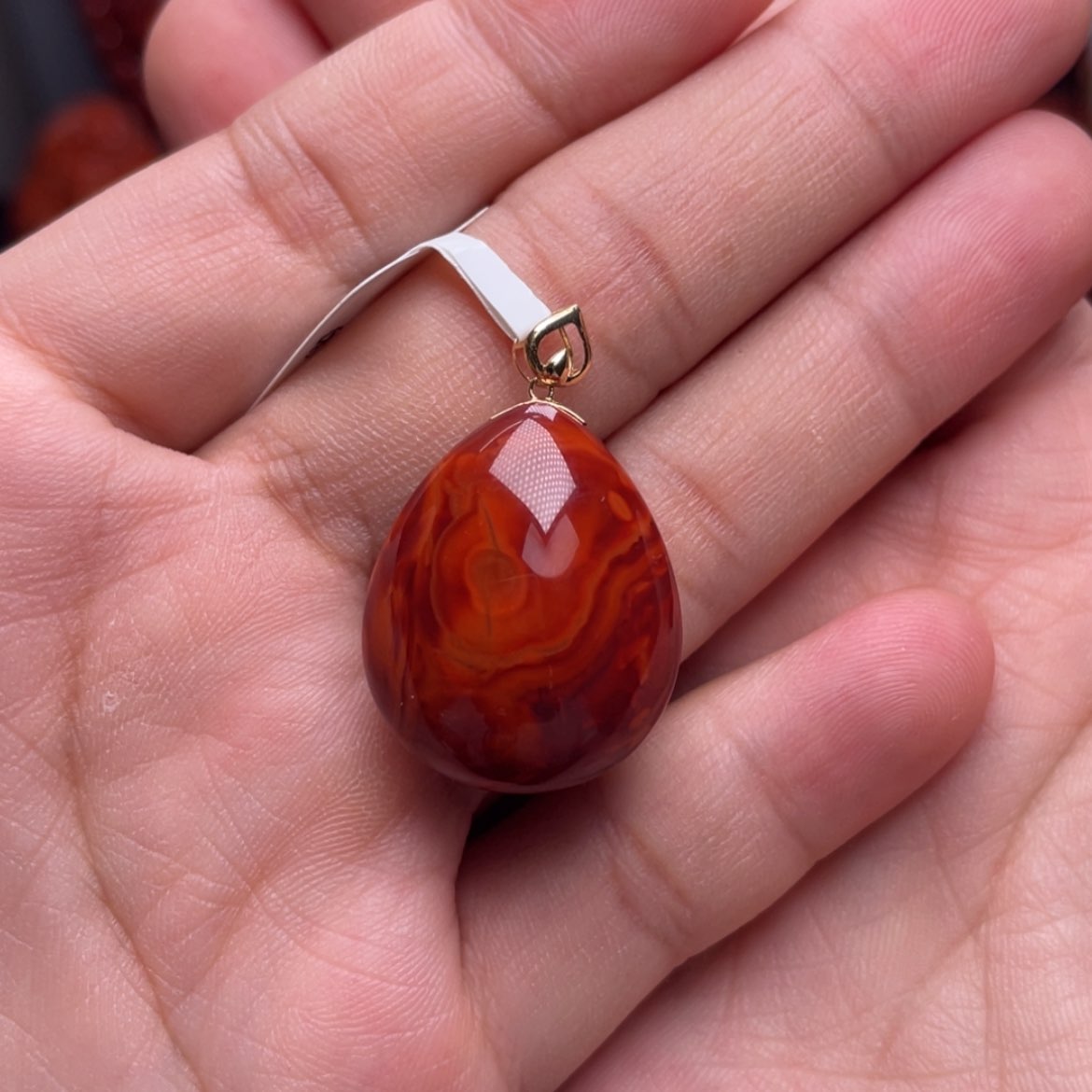 【闪购商品】18K金镶嵌双色水滴吊坠南红玛瑙