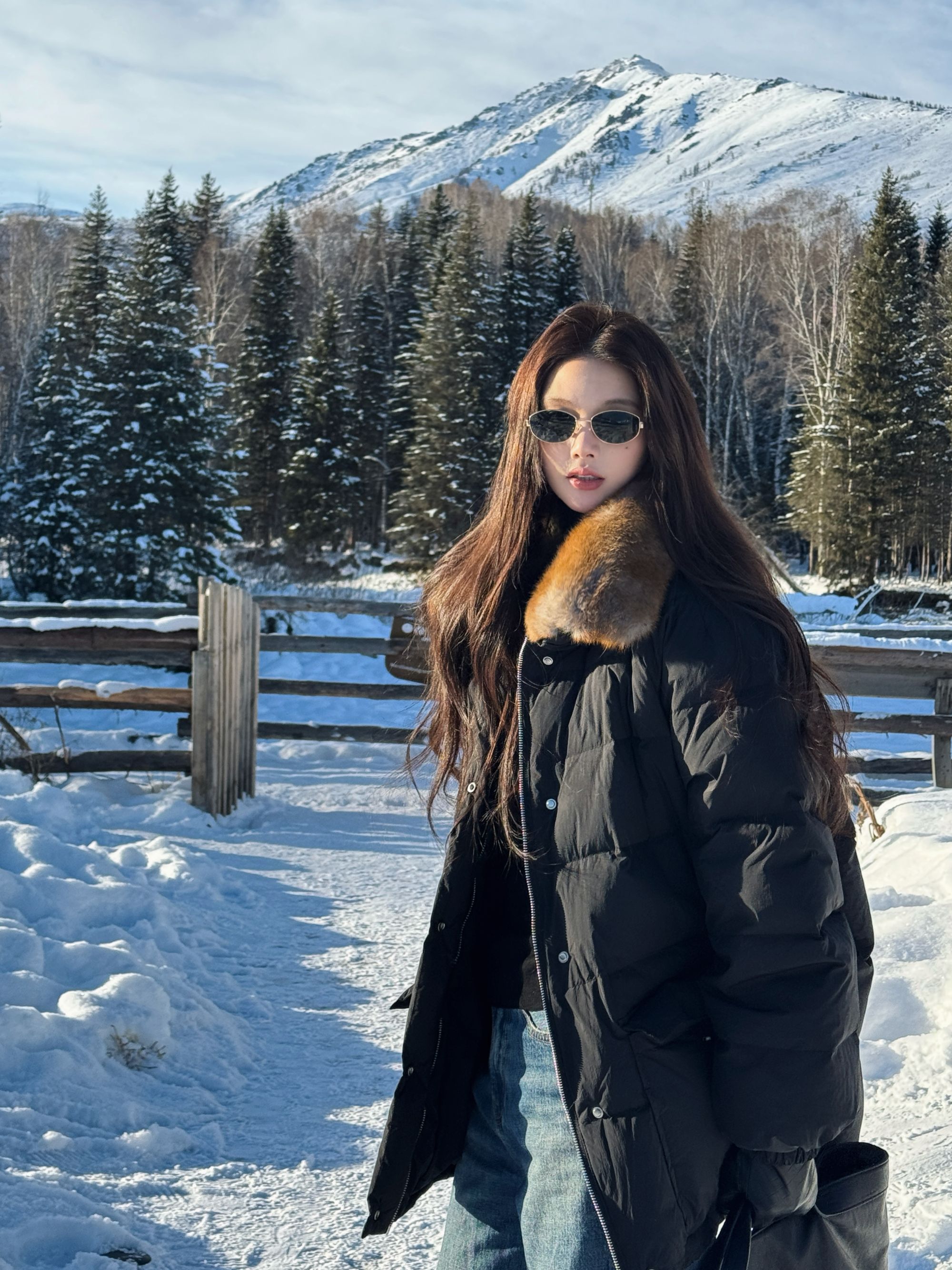 R-HER【黑棕毛领】秋冬加厚中长款时尚女装90白鹅绒外套RW50CP001