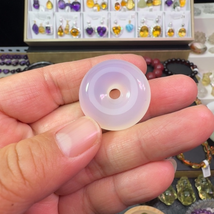 玛瑙/玉髓颈饰未镶嵌吊坠