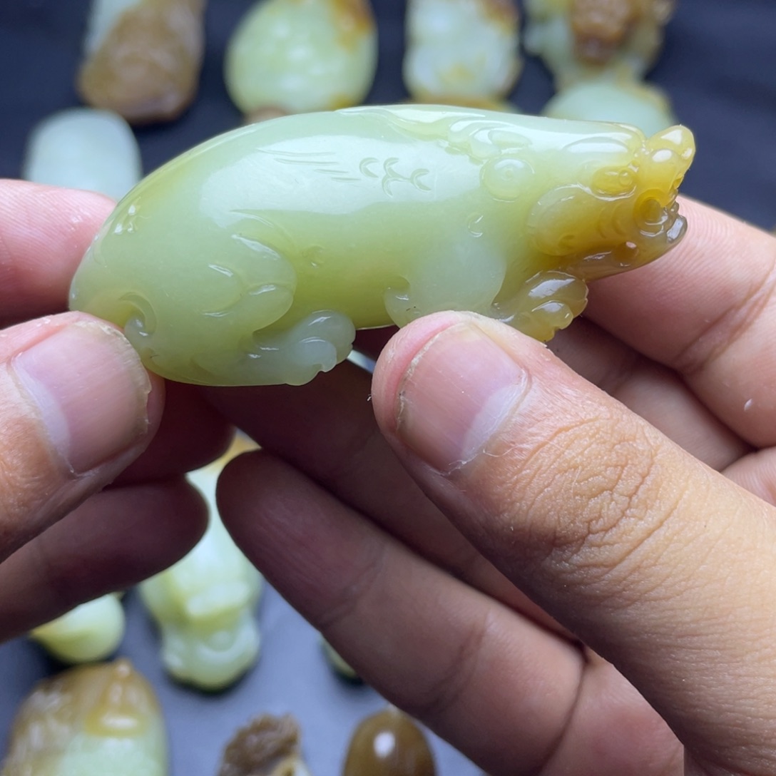 和田玉（糖玉）未镶嵌颈饰