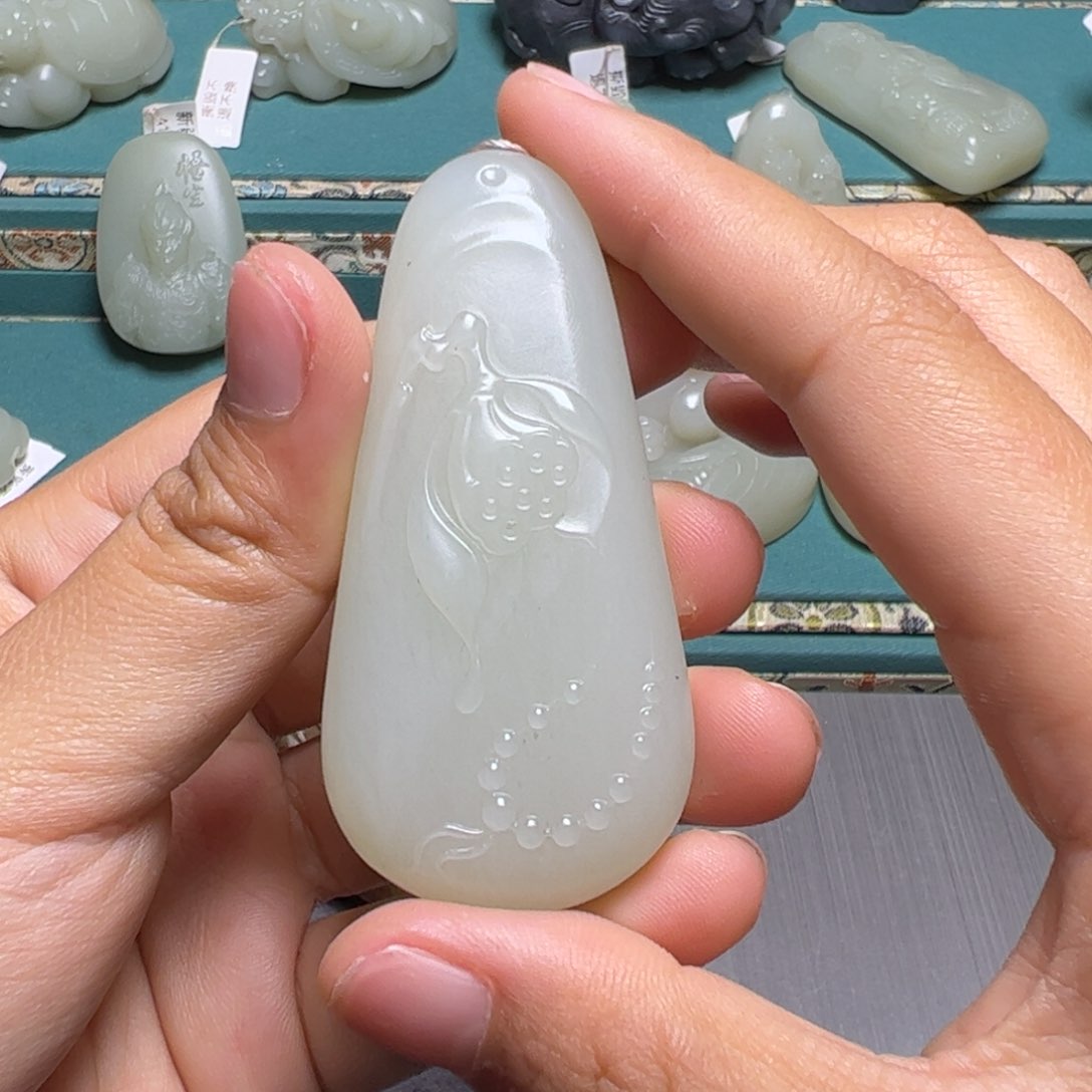 和田玉颈饰未镶嵌