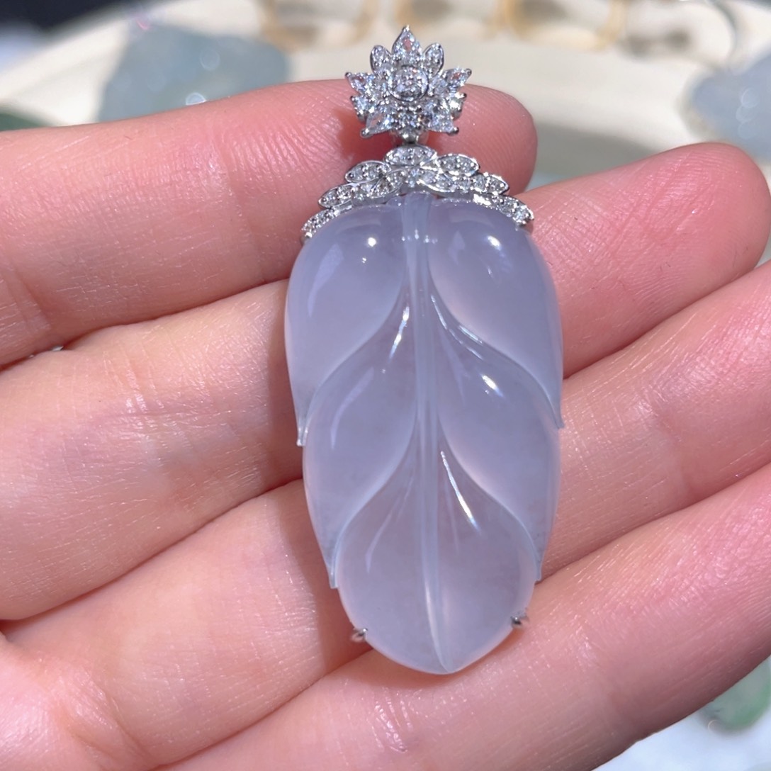 翡翠颈饰18K金镶嵌翡翠