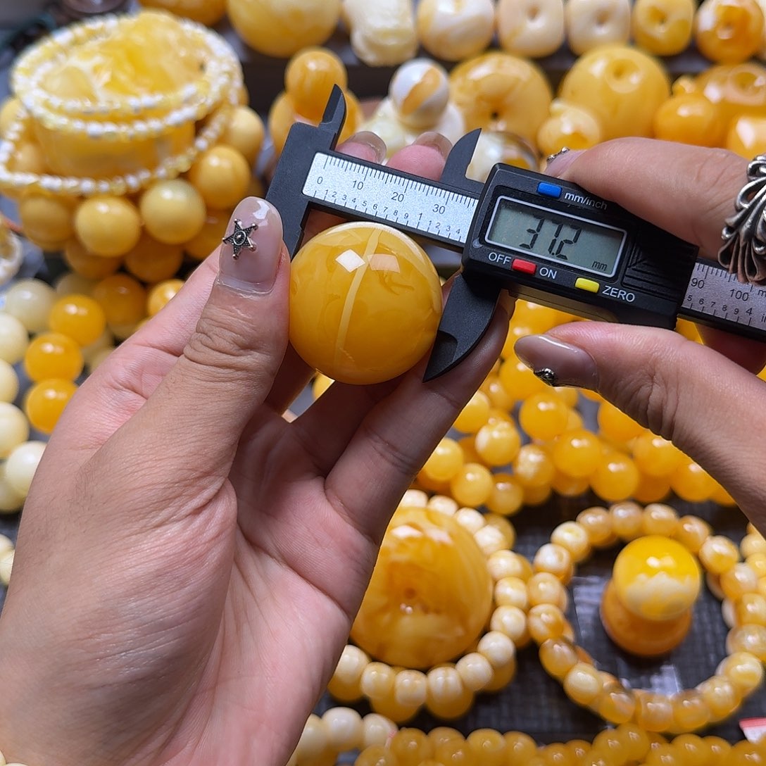 未镶嵌蜜蜡珠宝奇石