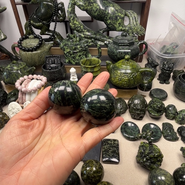 玄***刀蛇纹石玉未镶嵌手球4.0手球一对