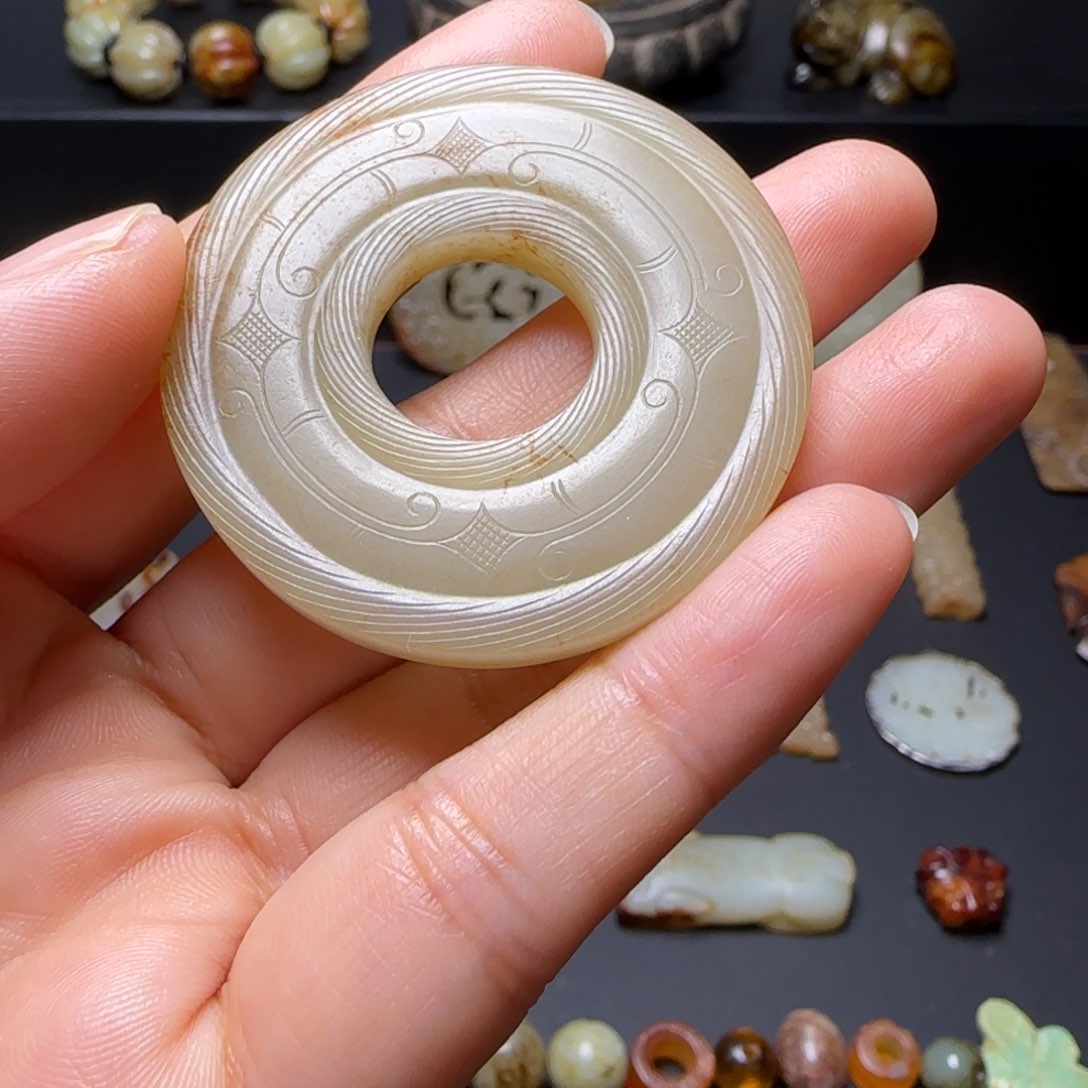 和田玉吊坠(不含链)未镶嵌红**主