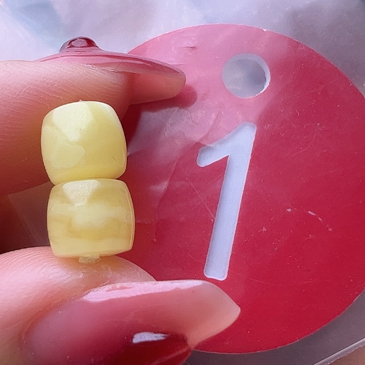 蜜蜡裸石未镶嵌7.2mm 直切