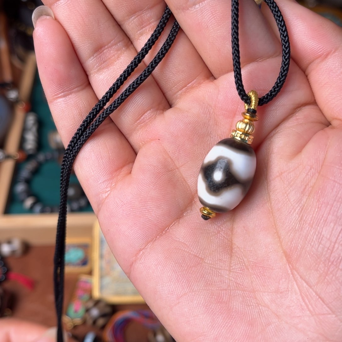 未镶嵌颈饰玛瑙/玉髓（覆膜）