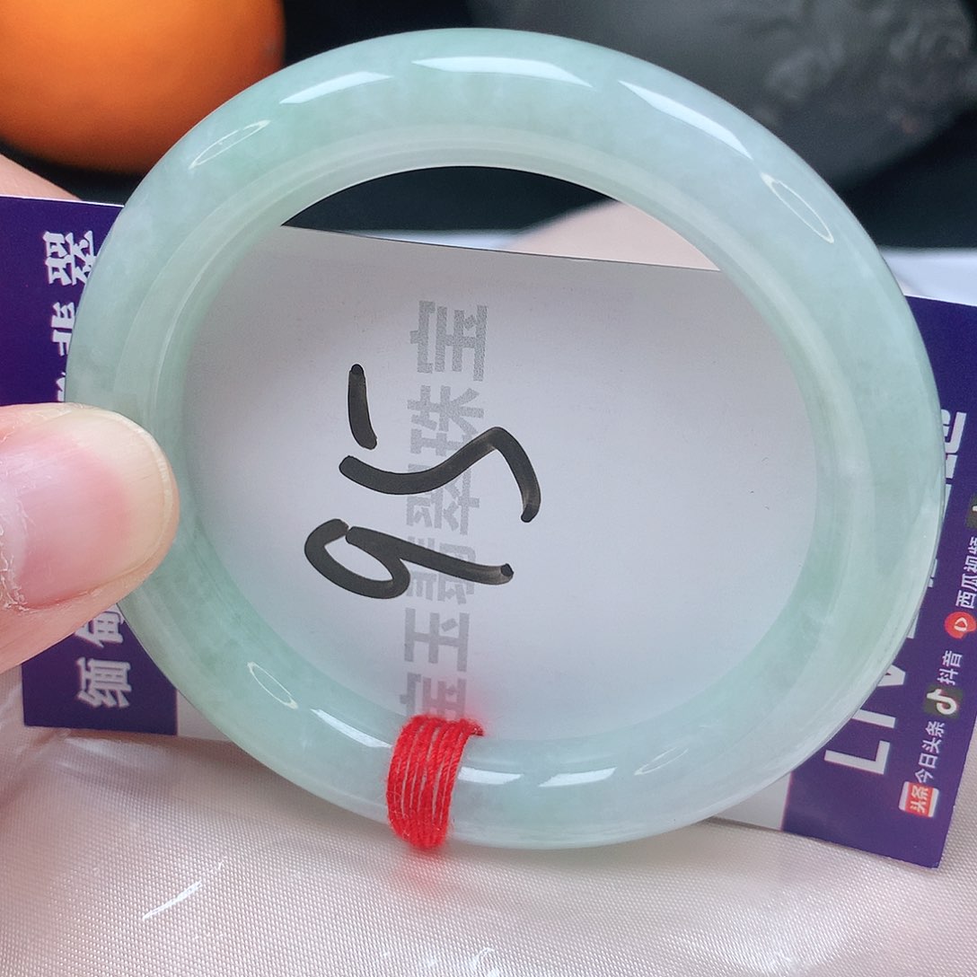 翡翠手镯未镶嵌54圈口