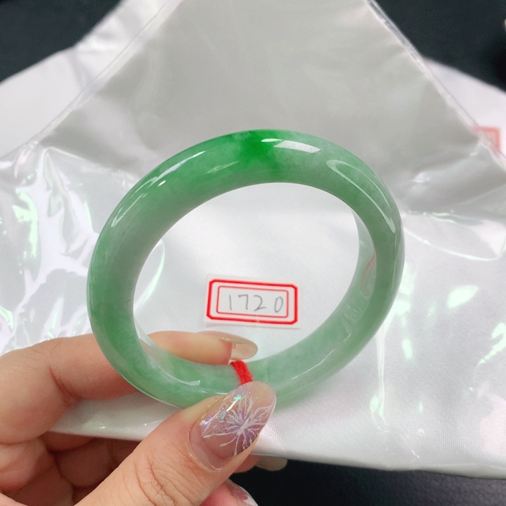 翡翠手镯未镶嵌03。