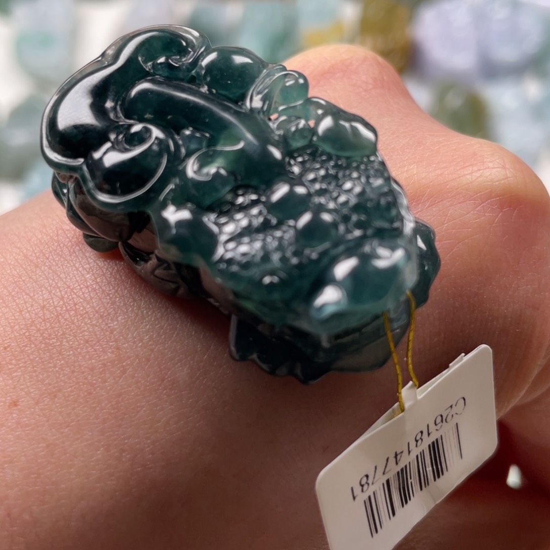 翡翠吊坠(赠链)未镶嵌