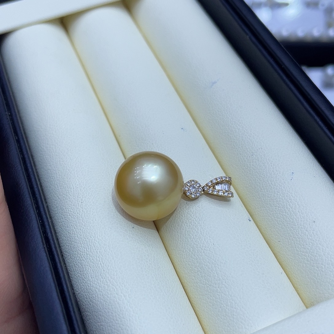 海水珍珠吊坠(不含链)18K金镶嵌