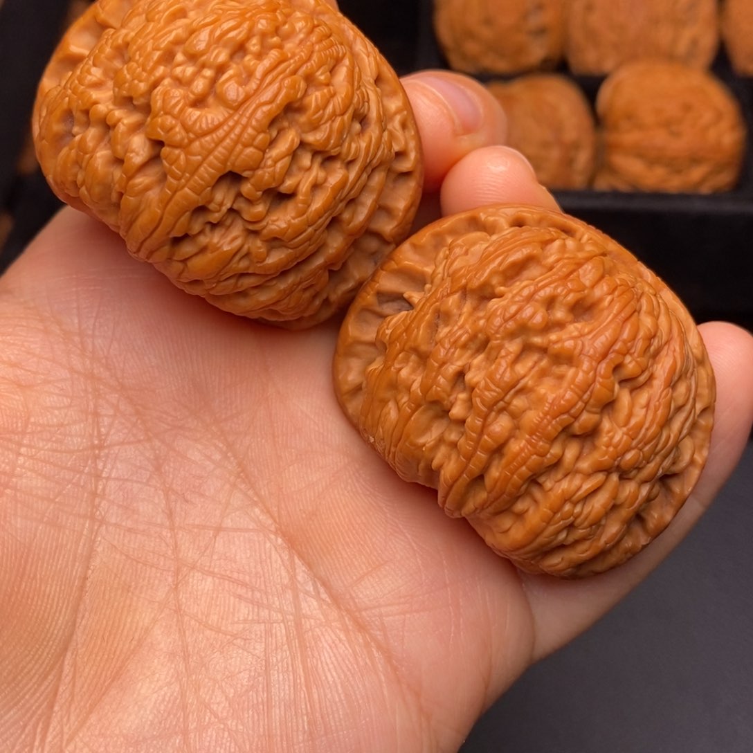 文玩核桃吊坠秦岭野生核桃