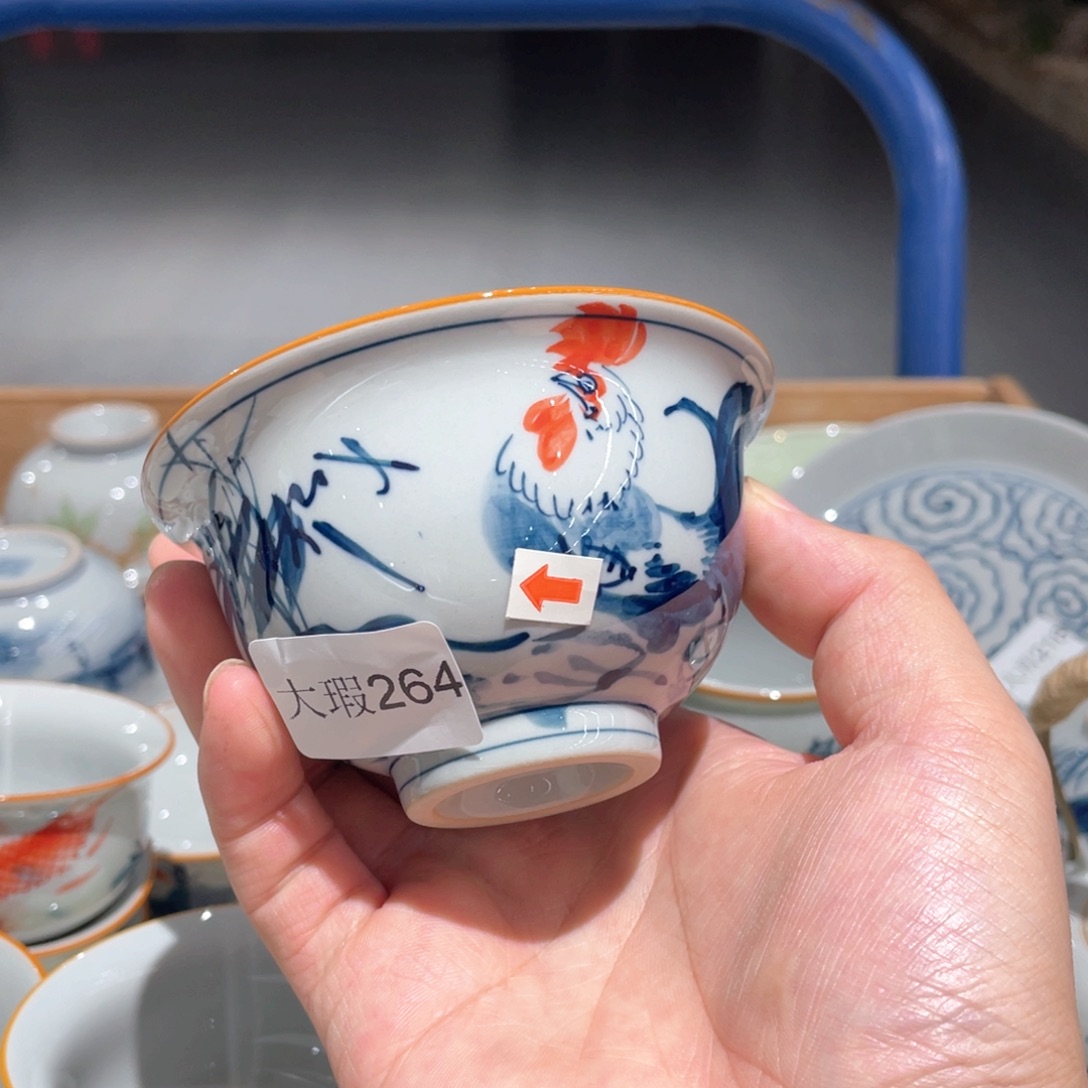 釉下手绘茶具微瑕