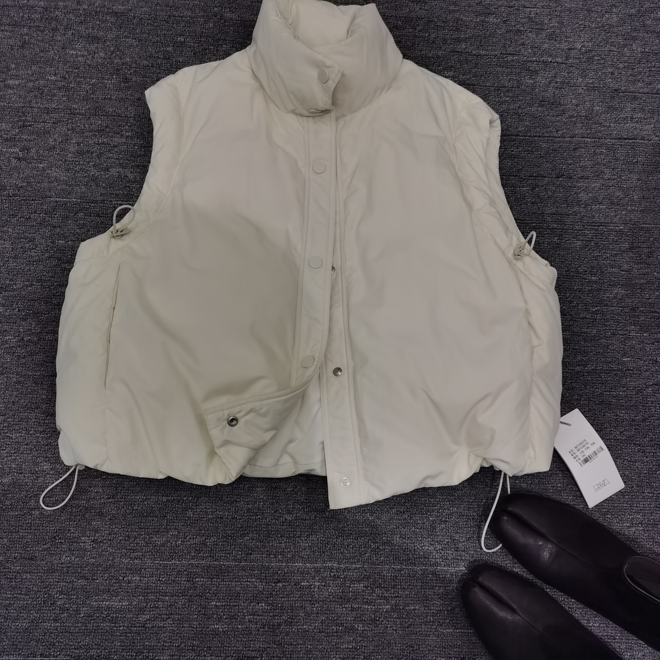 米色韩系鹅绒马甲