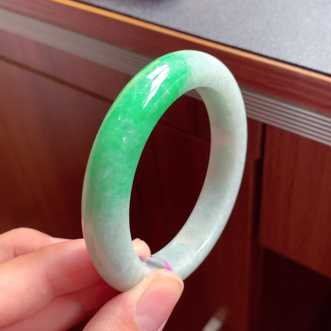 翡翠手镯未镶嵌缅甸翡翠