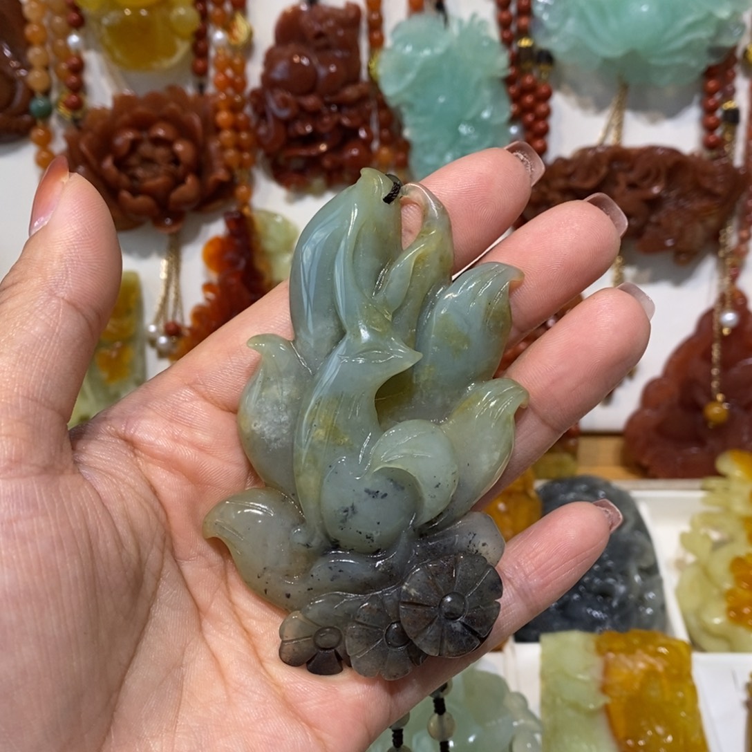 未镶嵌蛇纹石玉颈饰
