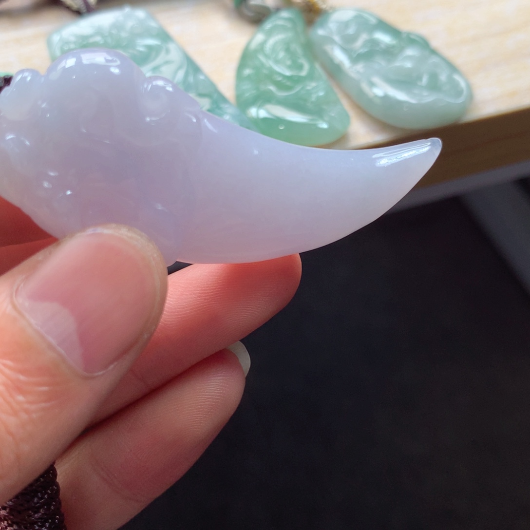 翡翠未镶嵌颈饰吊坠