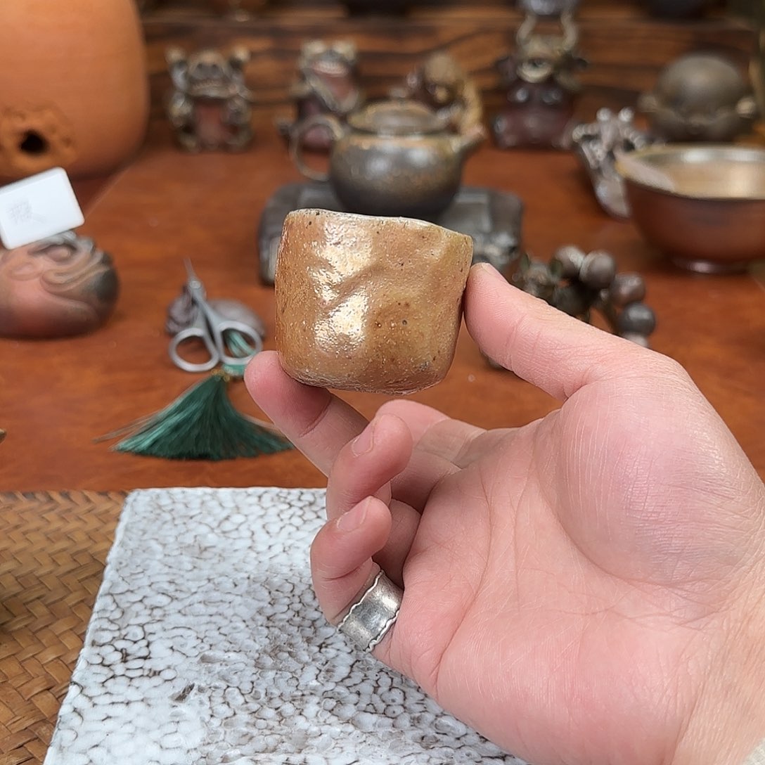 柴烧的桥内泥杯子