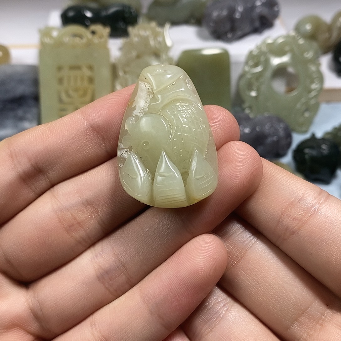 和田玉未镶嵌挂件