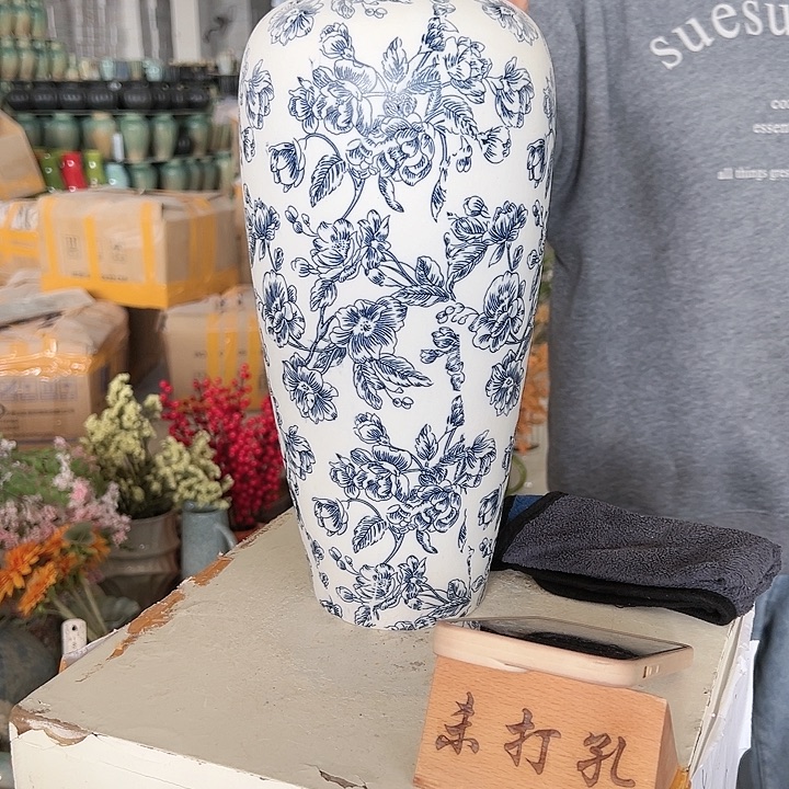 景德镇陶瓷花瓶工厂