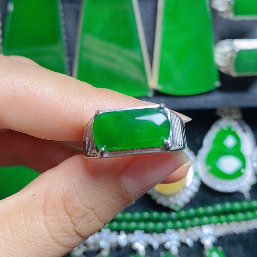 【闪购商品】翡翠未镶嵌挂件马鞍男戒