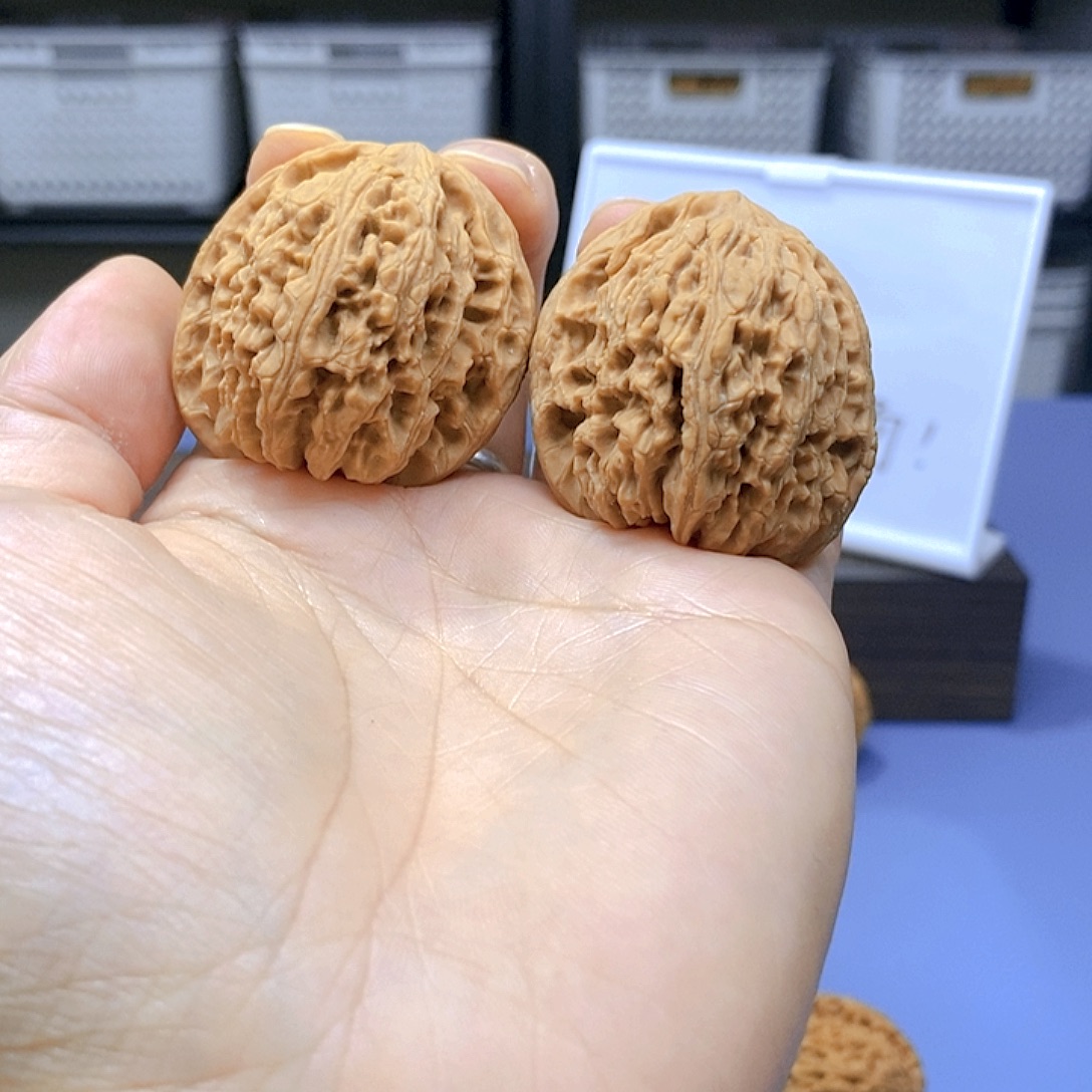 密***白文玩核桃吊坠全品南疆石