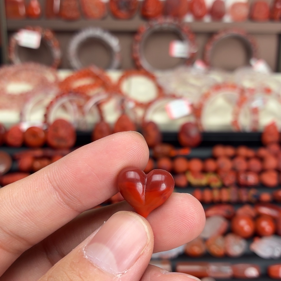 南红玛瑙未镶嵌颈饰柿子红屁桃心