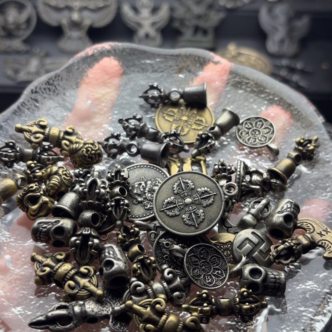 随机三个➕一个小配饰防漏