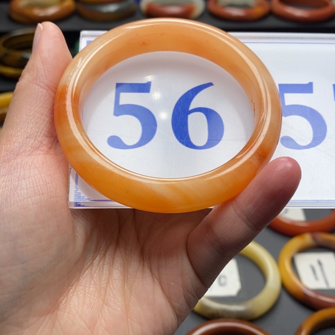 石英质玉（黄龙玉）手镯未镶嵌