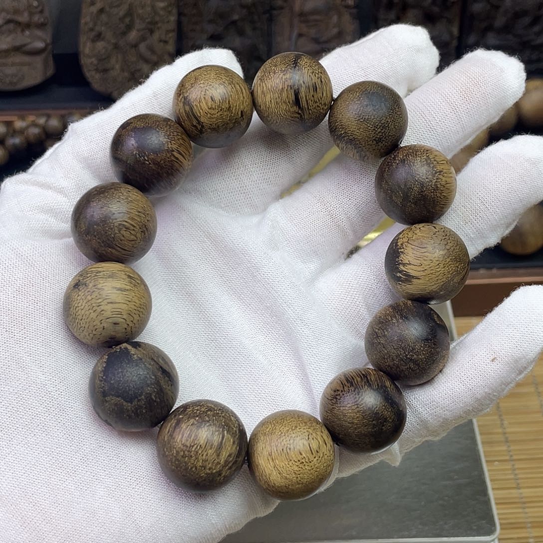 牛***～手串沉香达拉干……………………