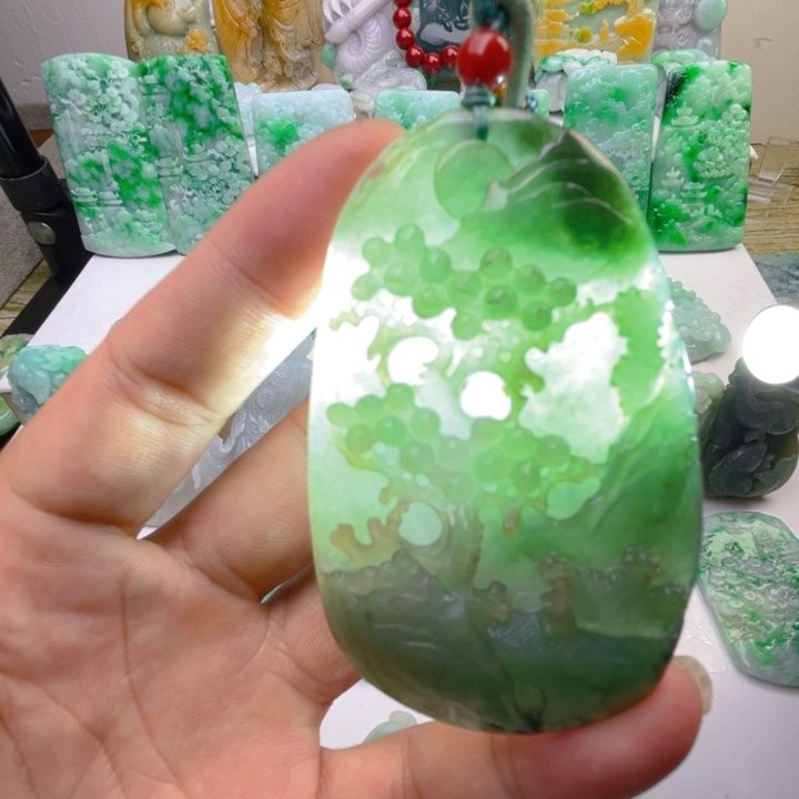 翡翠未镶嵌颈饰翡翠