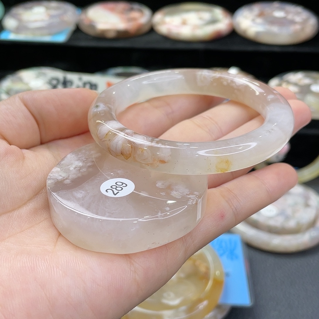 石英质玉手镯未镶嵌每*52/289