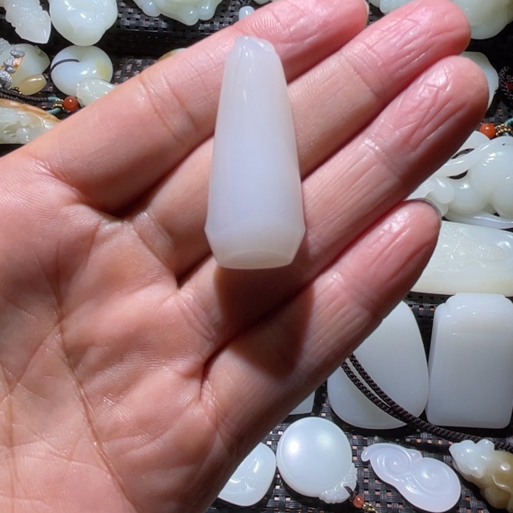 清***乐和田玉未镶嵌颈饰