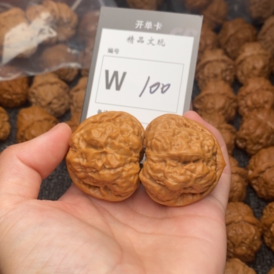 吊坠桃核小****?我是第一百40