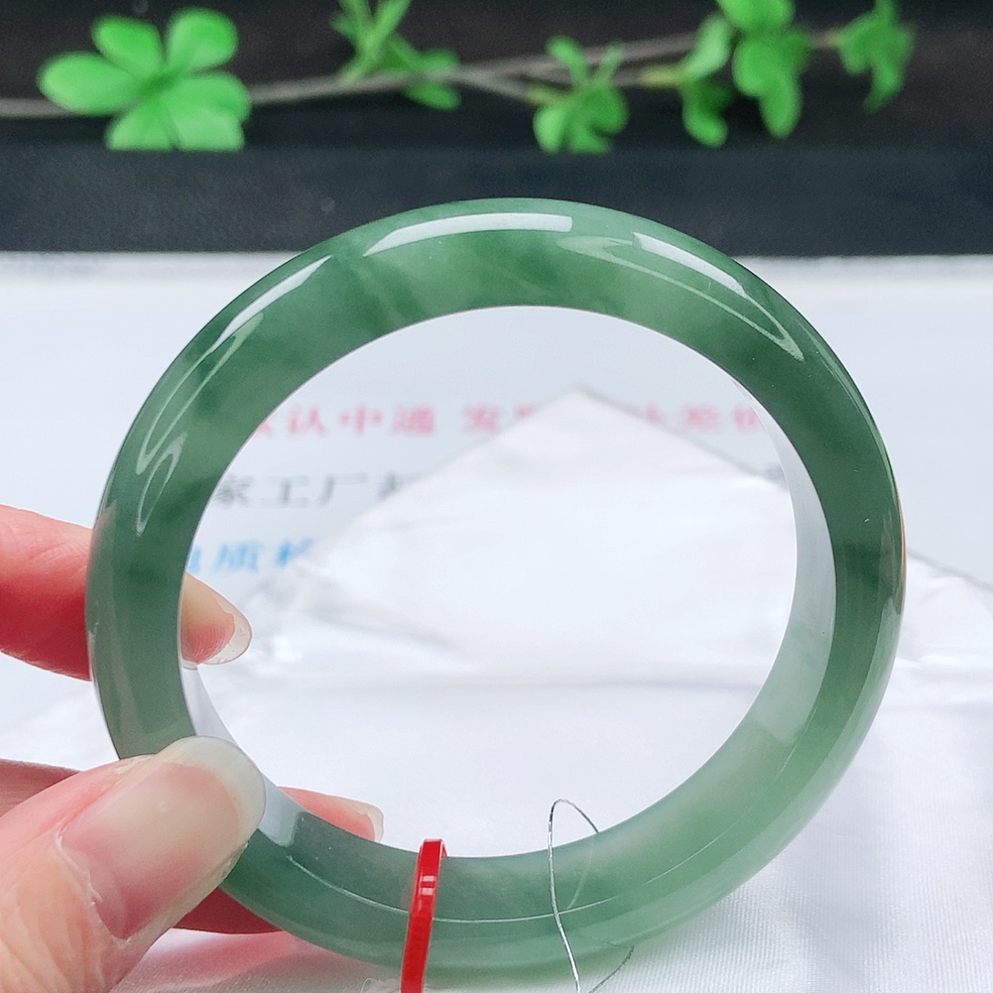 翡翠未镶嵌手镯57圈