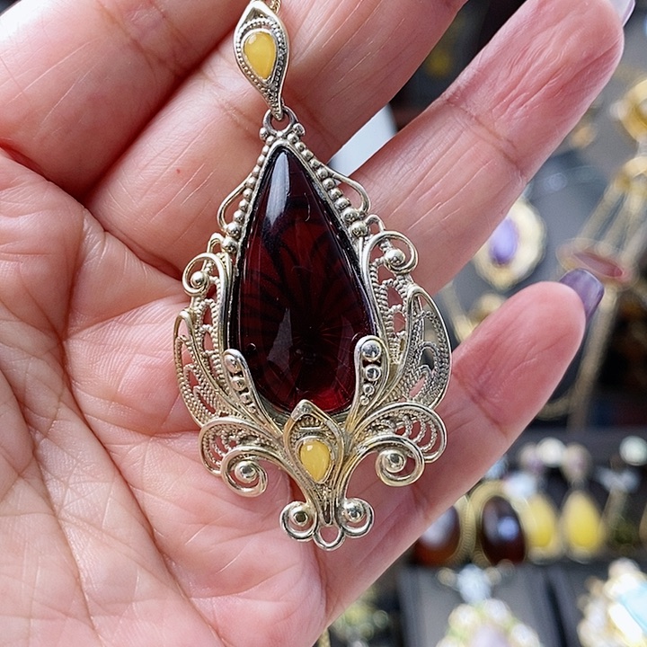 琥珀颈饰银S925镶嵌吊坠