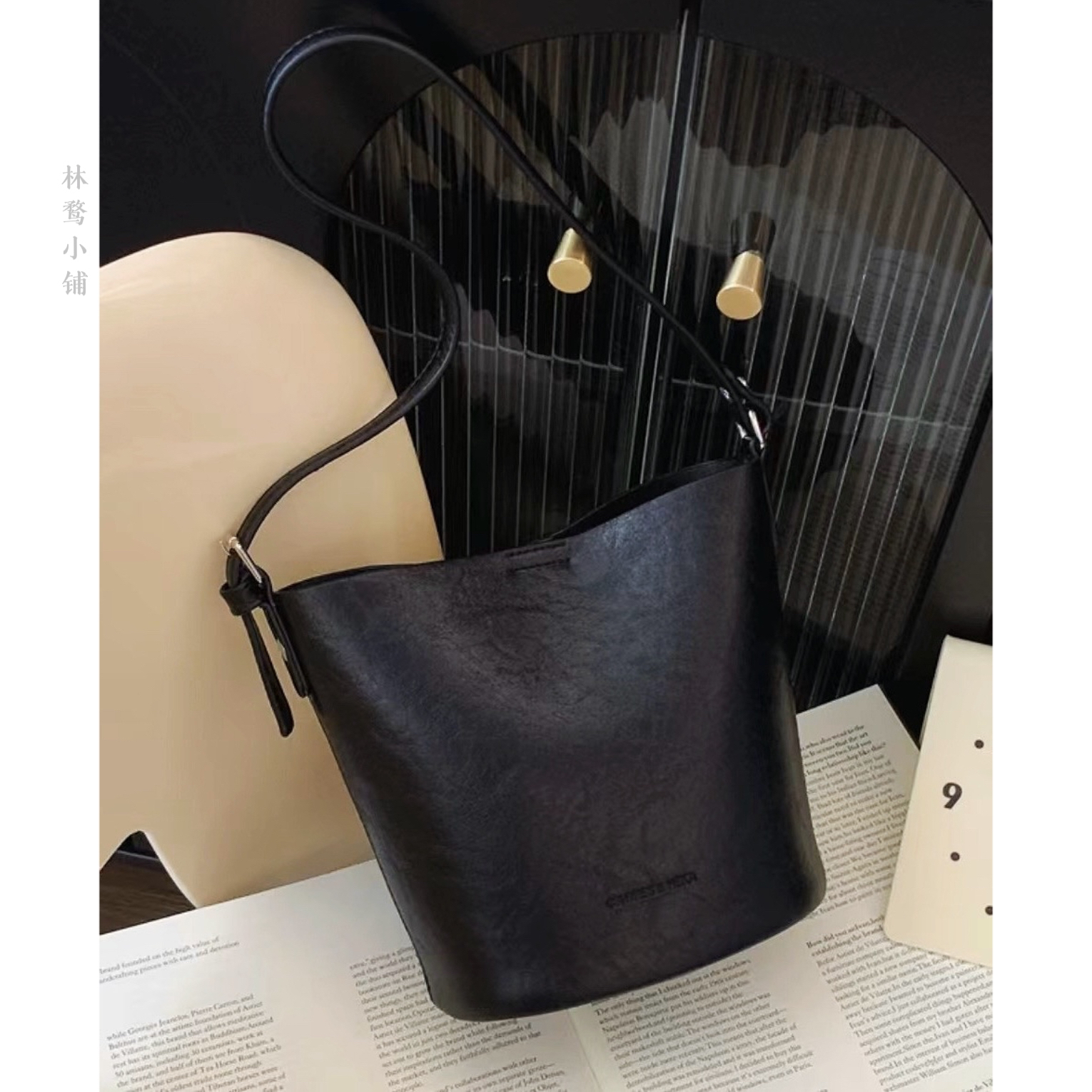 2025新款韩系简约小众百搭水桶包复古手抓纹路单肩腋下包斜挎包