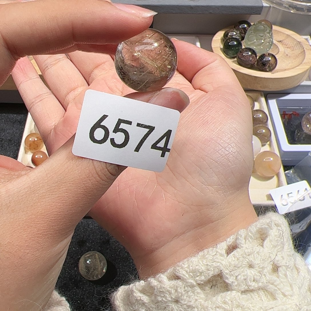 乔***人水晶未镶嵌大型摆件（非配饰）