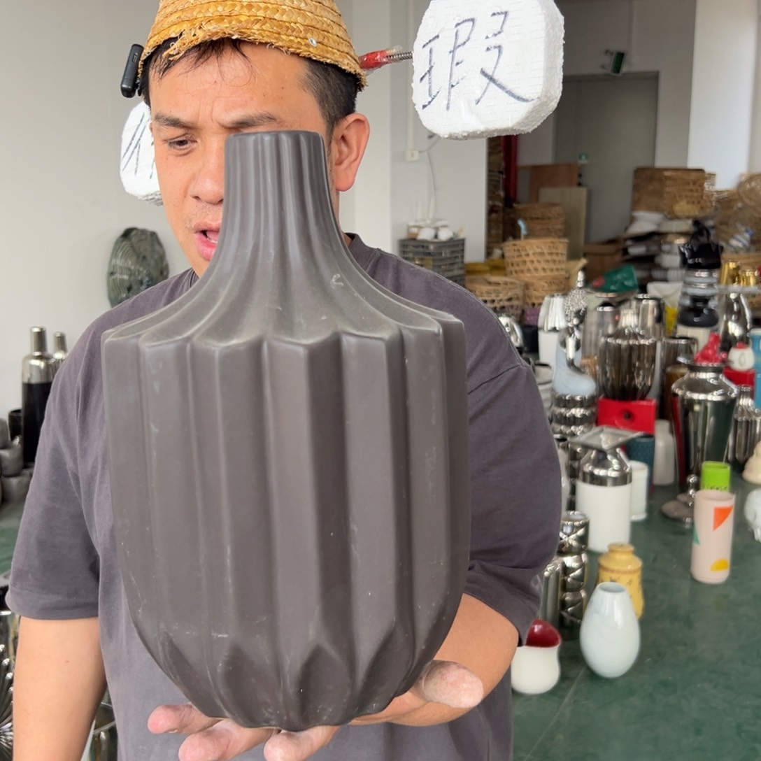 摆件18 号高中低温陶瓷瓶（部分微瑕）