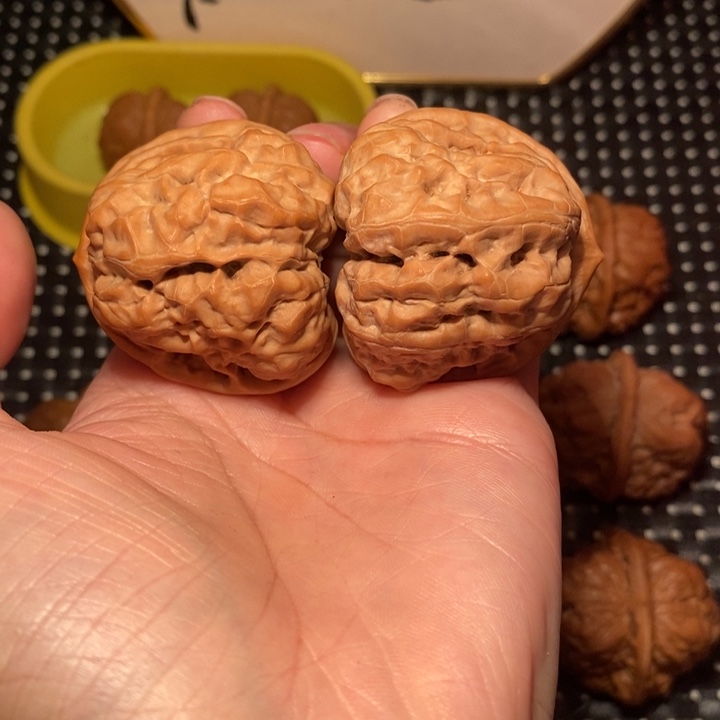 海***、把件文玩核桃四开八腿54克