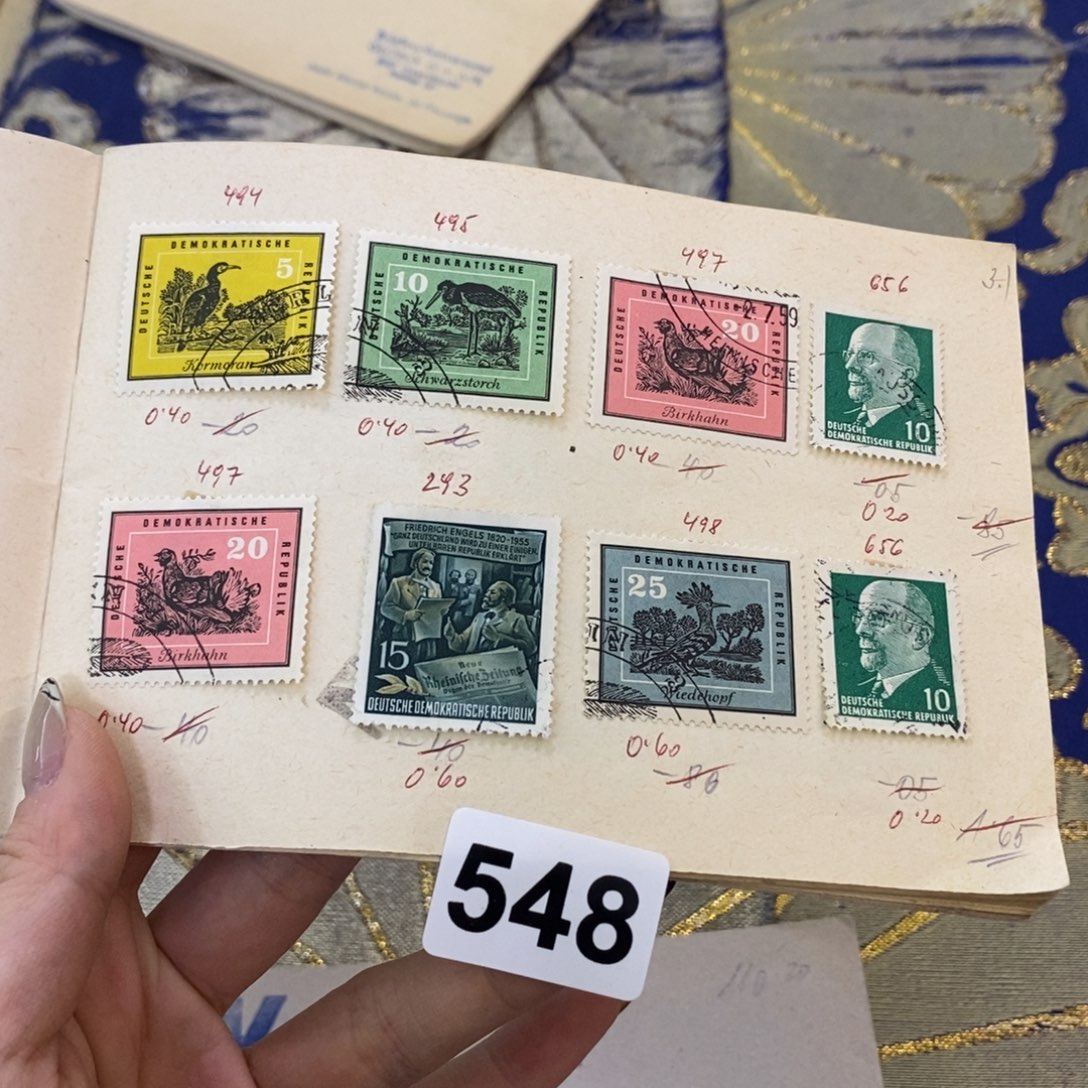 两本外国邮票外国邮票