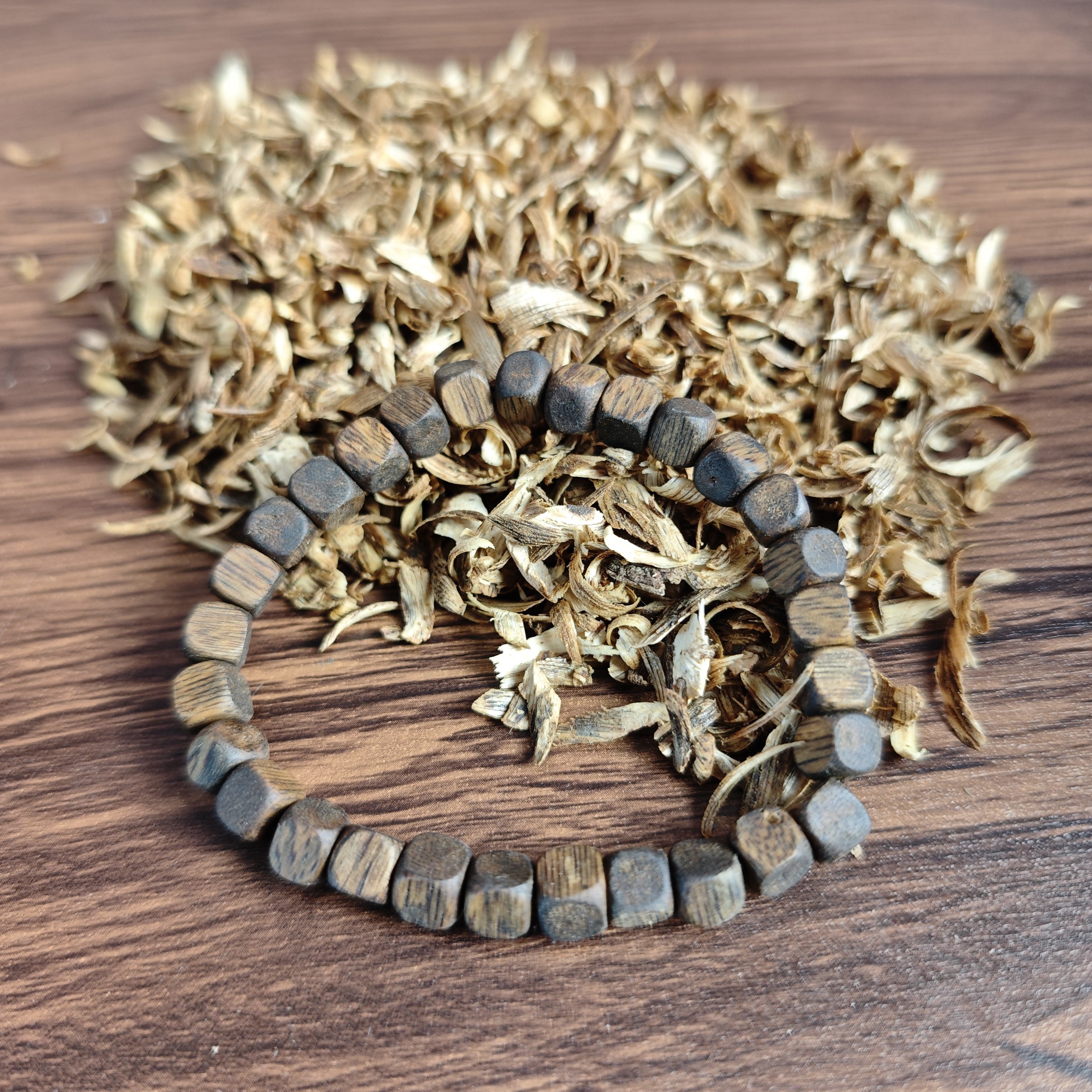 沉香原材料礼物方糖。多样性发一条