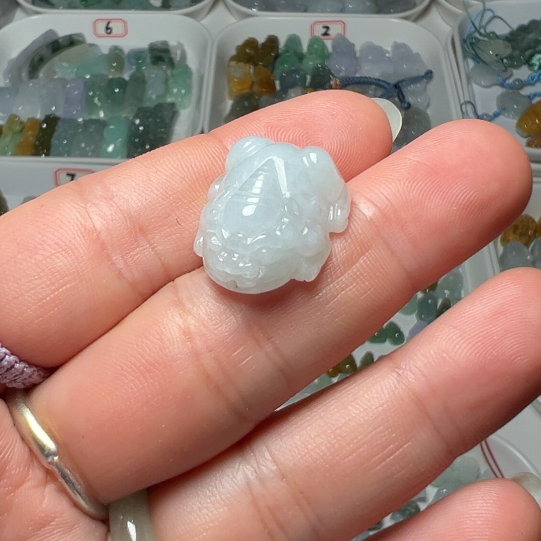 ²***-翡翠未镶嵌颈饰两头孔貔貅处理一个100块