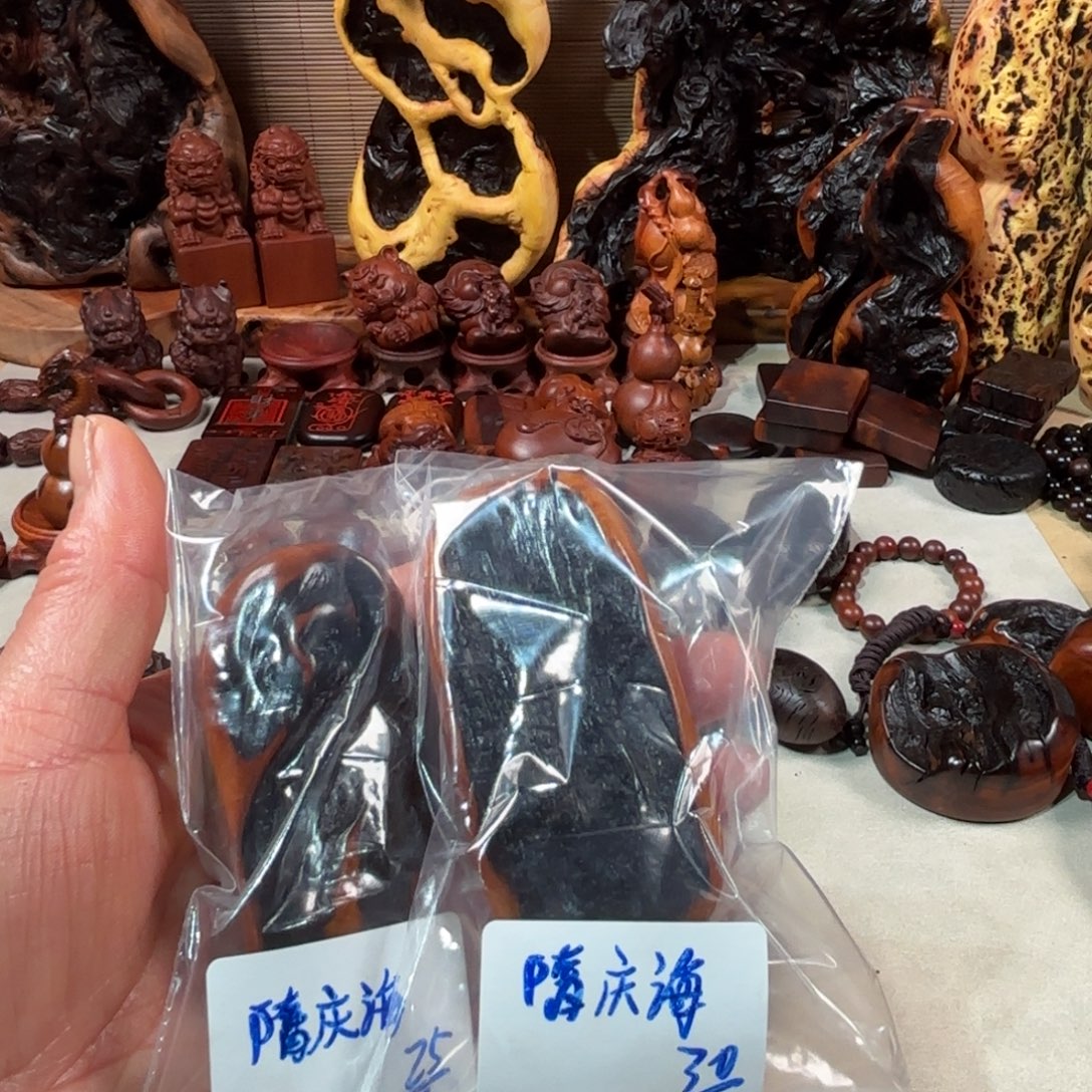大叶紫檀（黑酸枝木类）